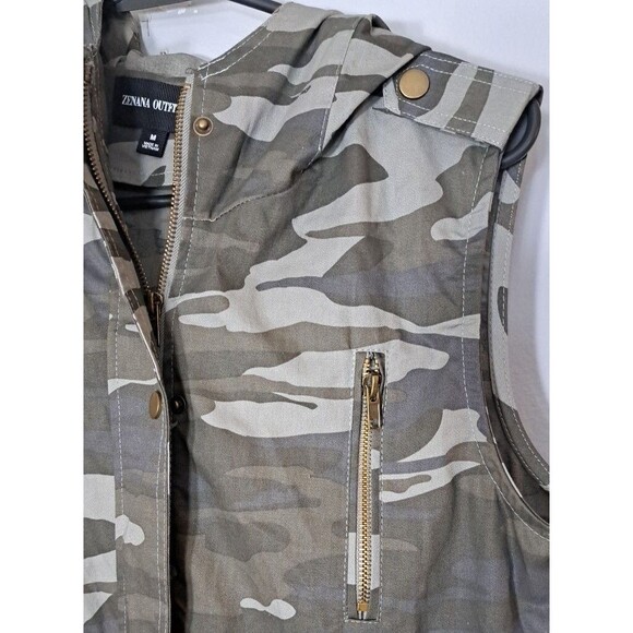 Zenana Outfitters Utility Vest Camo Hooded Sleeveless Jacket Women's Medium - Picture 2 of 9